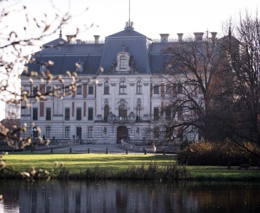 Widok na Zamek w Pszczynie od strony Parku Pszczyńskiego