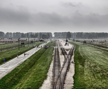 Rampa kolejowa Auschwitz II, na której dokonywano wstępnej selekcji deportowanych więźniów