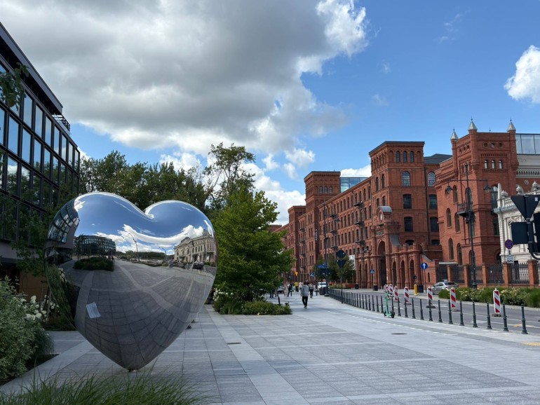 Łódzka Manufaktura z sercem WOŚP.