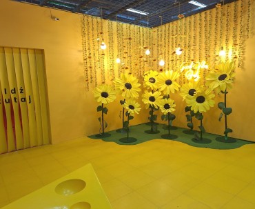 Strefa żółta, idealna do robienia selfie w Funzeum w Gliwicach