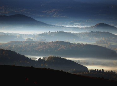 Piękne widoki z Łysej Góry w Górach Świętokrzyskich