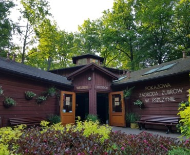 Budynek Główny Pokazowej Zagrody Żubra w Pszczynie