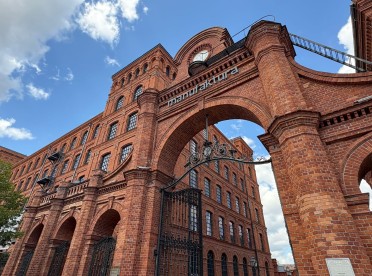 Centrum handlowo-usługowo-rozrywkowe Manufaktura w Łodzi.