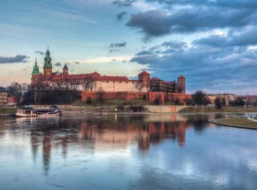 Zamek Królewski na Wawelu, widok ze strony Wisły