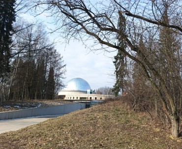 Rozległy Park Śląski z Planetarium w Chorzowie